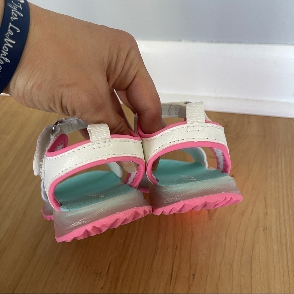 Nwot Carters Dreamy Girls Rainbow Light Up Sandals - Picture 5 of 8